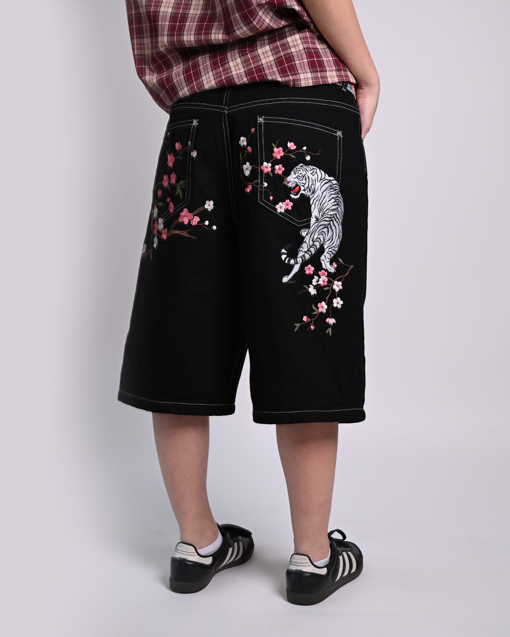 Sakura Tiger Embroidered Shorts – Mystic